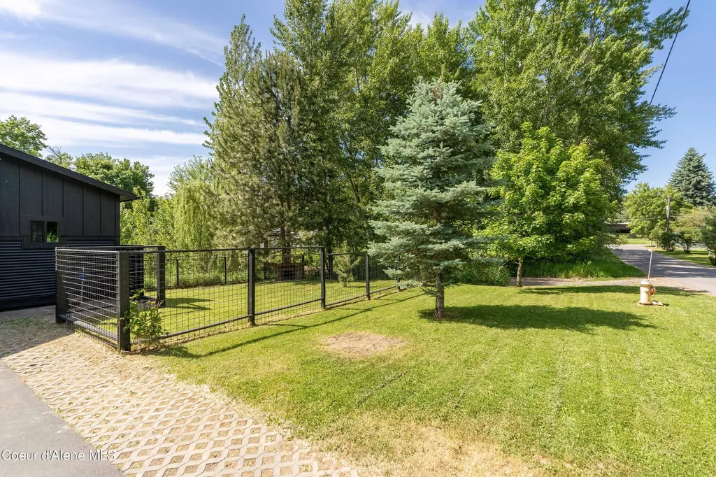 210 3rd Street Dover ID 83825