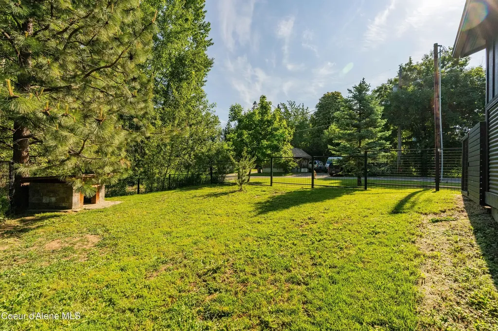 210 3rd Street Dover ID 83825
