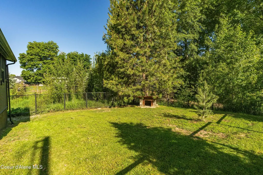 210 3rd Street Dover ID 83825