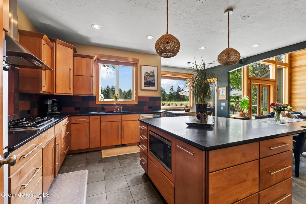 10512 Baldy Mountain Road Sandpoint ID 83864