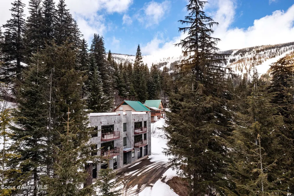 677 Telemark Road Sandpoint ID 83864