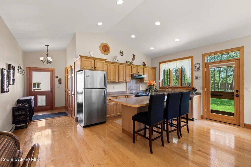 9307 Lakeshore Drive Sagle ID 83860