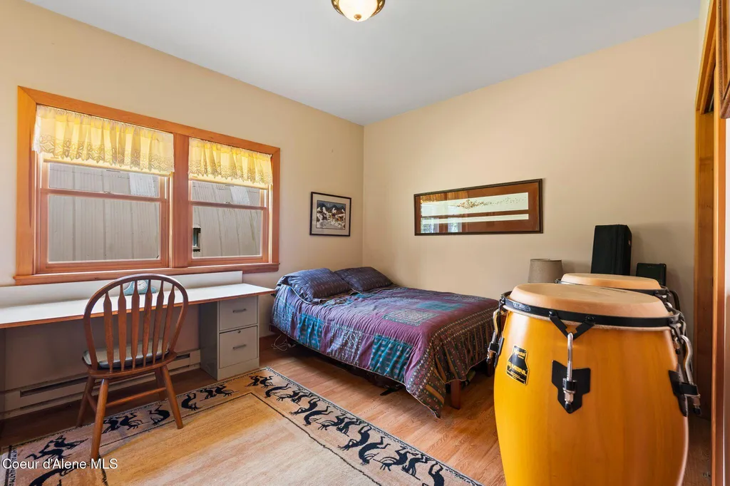 9307 Lakeshore Drive Sagle ID 83860
