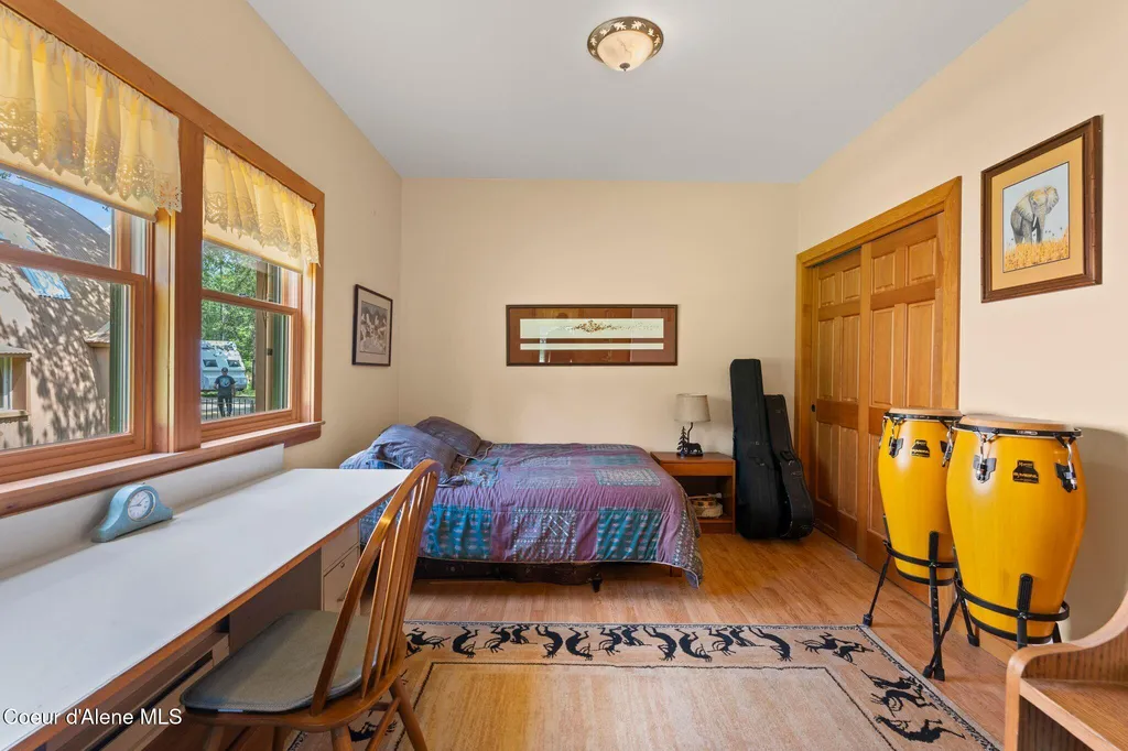 9307 Lakeshore Drive Sagle ID 83860