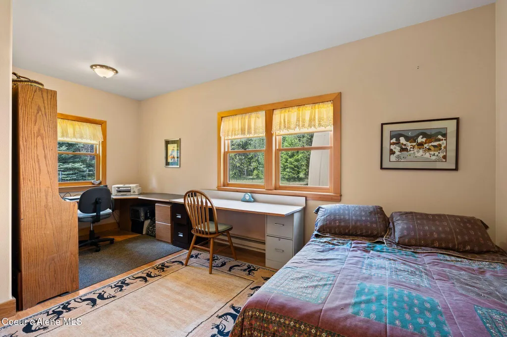 9307 Lakeshore Drive Sagle ID 83860
