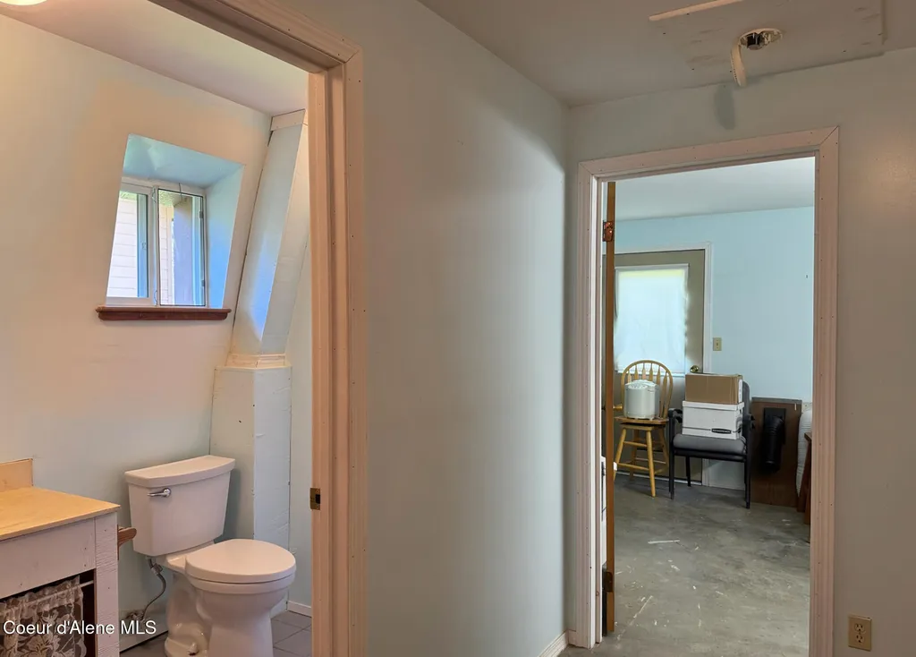 9307 Lakeshore Drive Sagle ID 83860