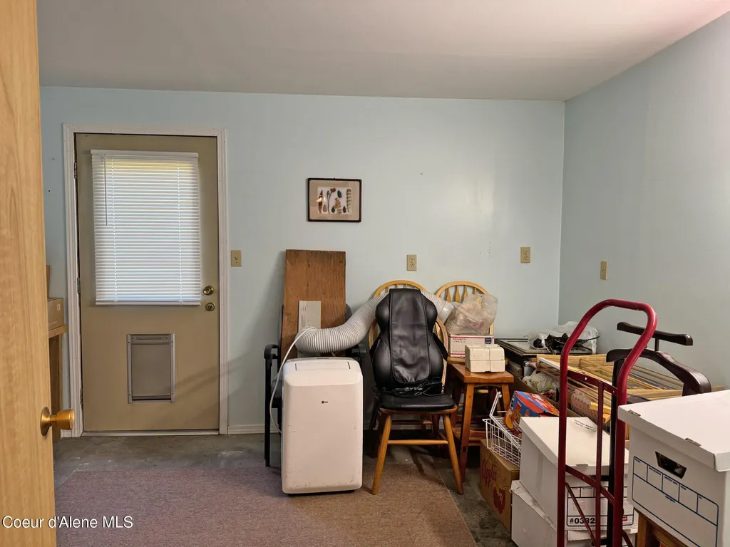 9307 Lakeshore Drive Sagle ID 83860