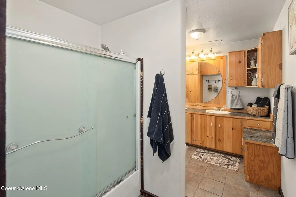 4119 Colburn Culver Sandpoint ID 83864