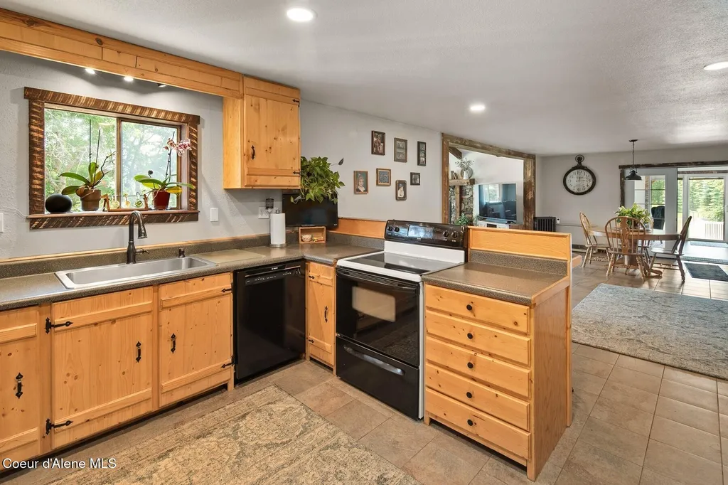 4119 Colburn Culver Sandpoint ID 83864