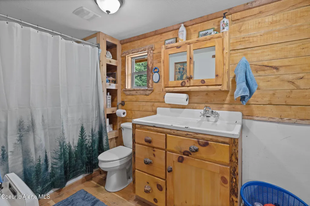 1290 Tanglewood Drive Priest River ID 83856