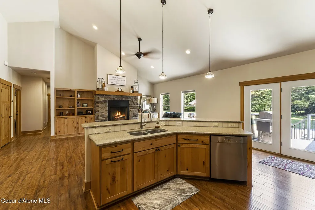 25400 N Lantern Hill Road Rathdrum ID 83858
