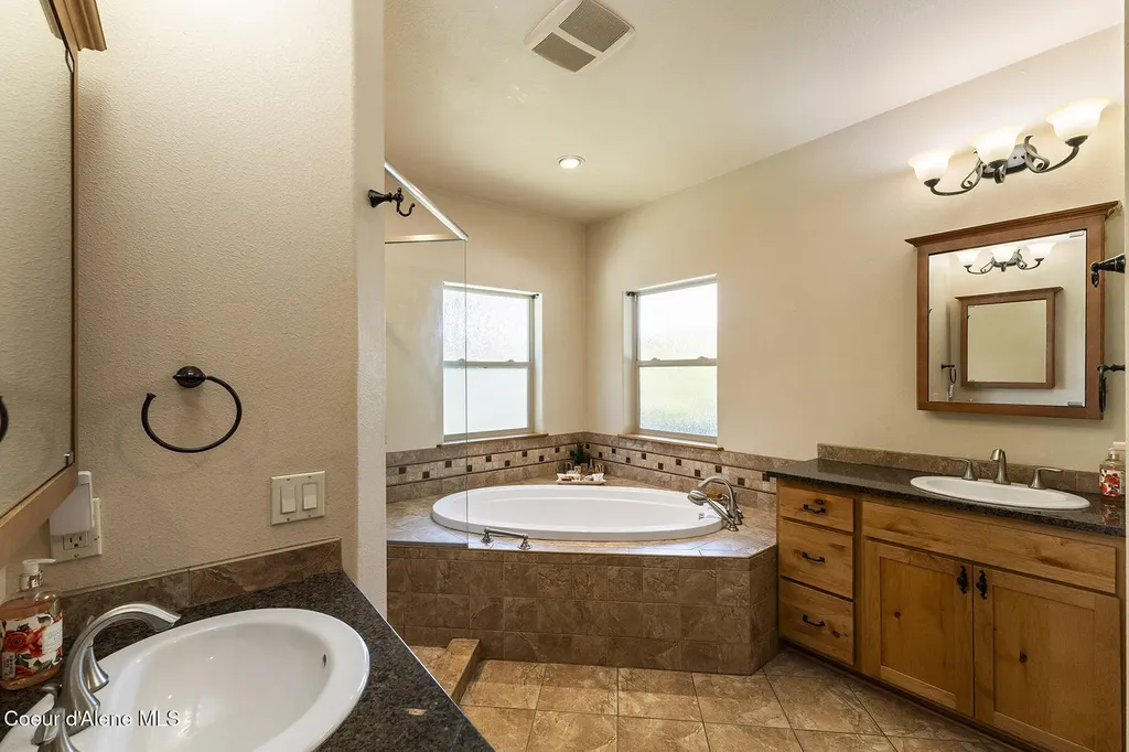 25400 N Lantern Hill Road Rathdrum ID 83858
