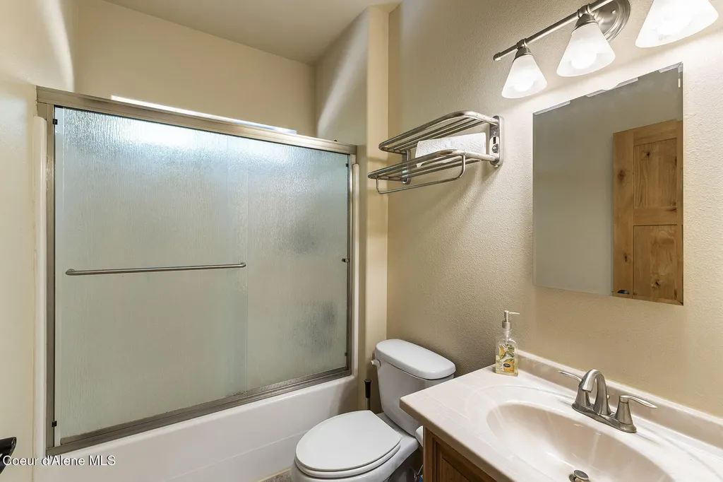 25400 N Lantern Hill Road Rathdrum ID 83858