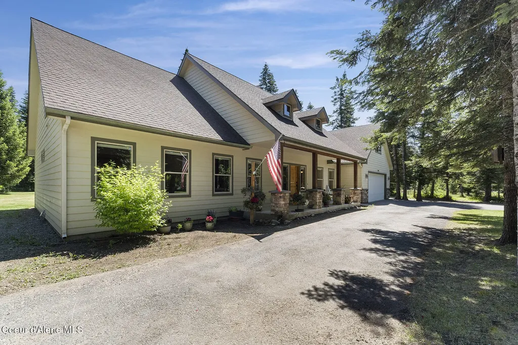 25400 N Lantern Hill Road Rathdrum ID 83858