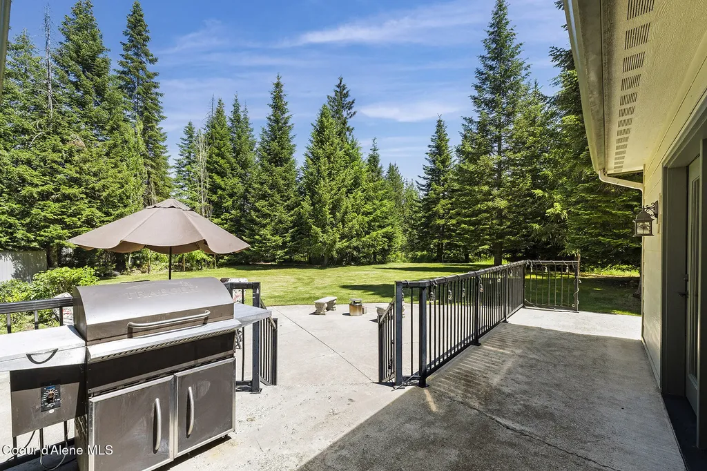 25400 N Lantern Hill Road Rathdrum ID 83858