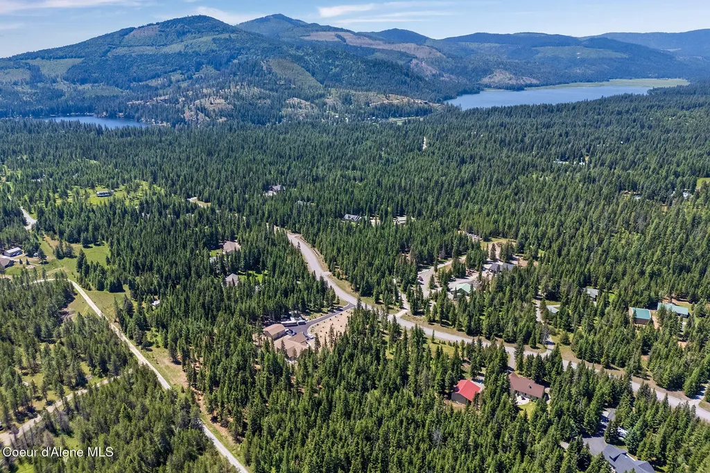 25400 N Lantern Hill Road Rathdrum ID 83858