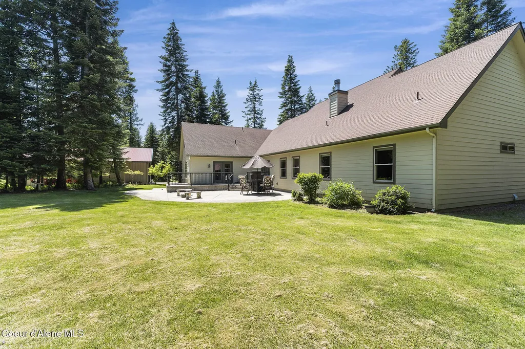 25400 N Lantern Hill Road Rathdrum ID 83858