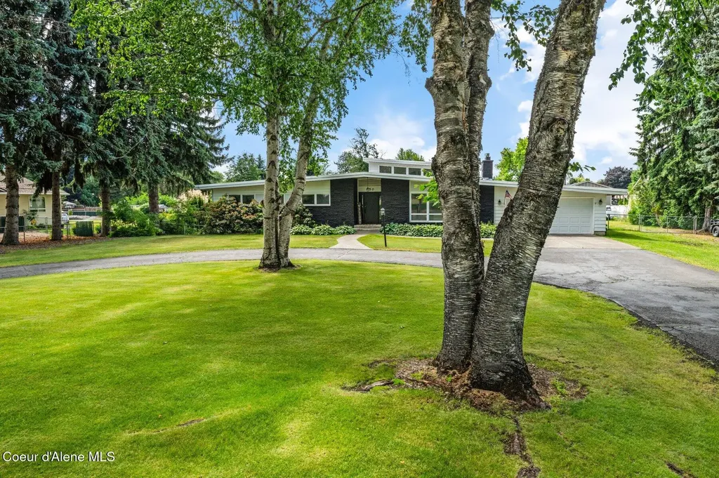 450 E Miles Avenue Hayden ID 83835
