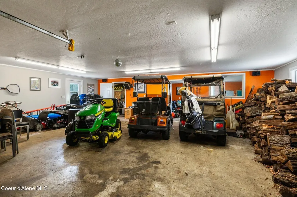 450 E Miles Avenue Hayden ID 83835