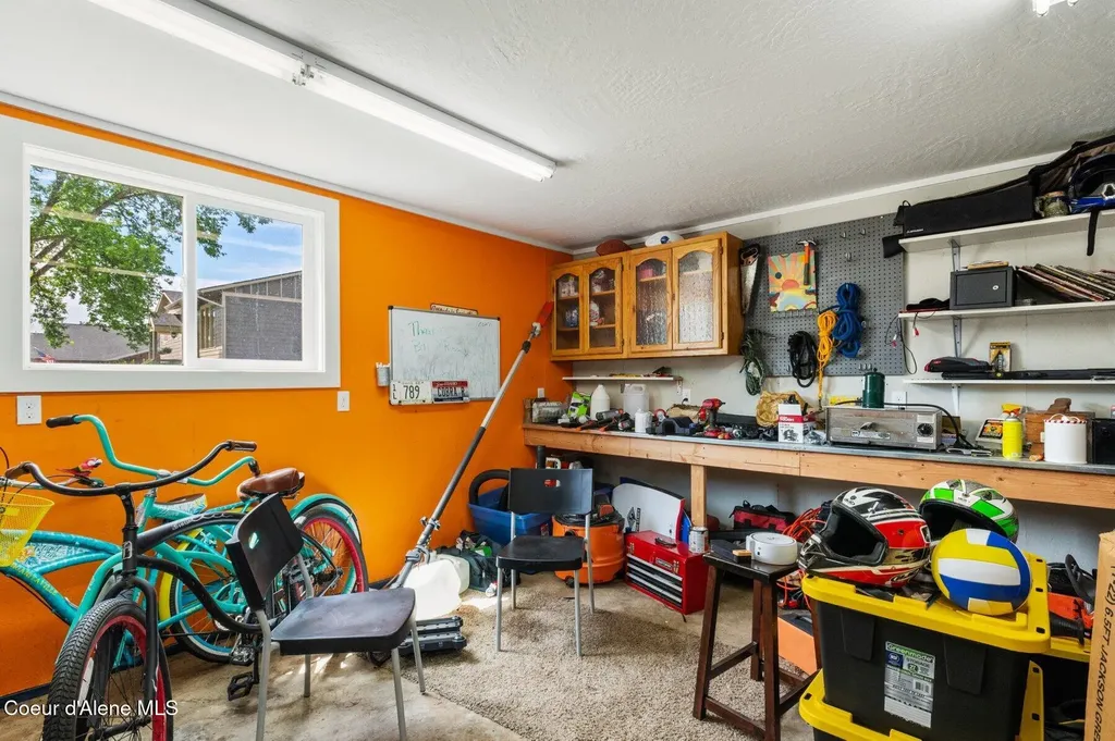 450 E Miles Avenue Hayden ID 83835