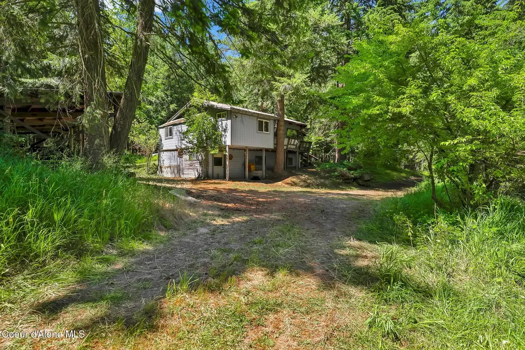 480 Mountain Meadows Road Naples ID 83847