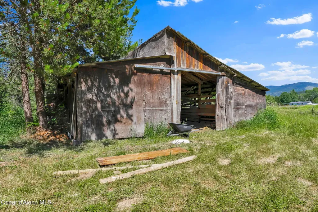 480 Mountain Meadows Road Naples ID 83847