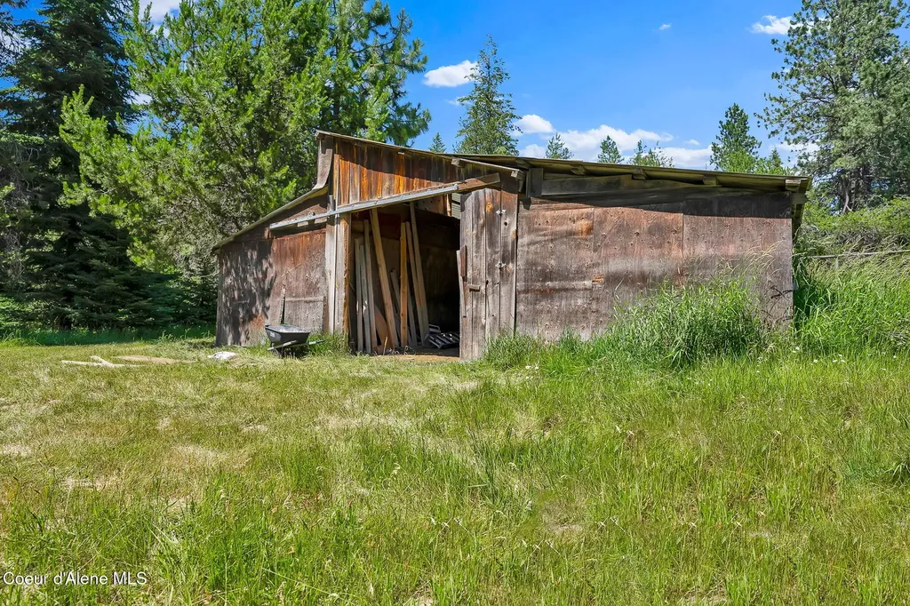 480 Mountain Meadows Road Naples ID 83847
