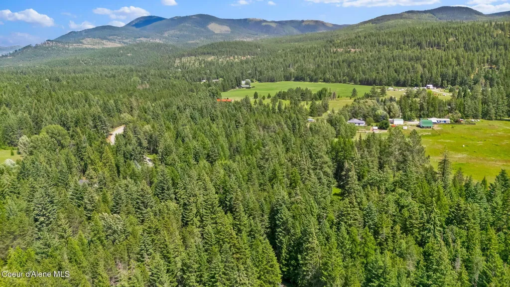 480 Mountain Meadows Road Naples ID 83847