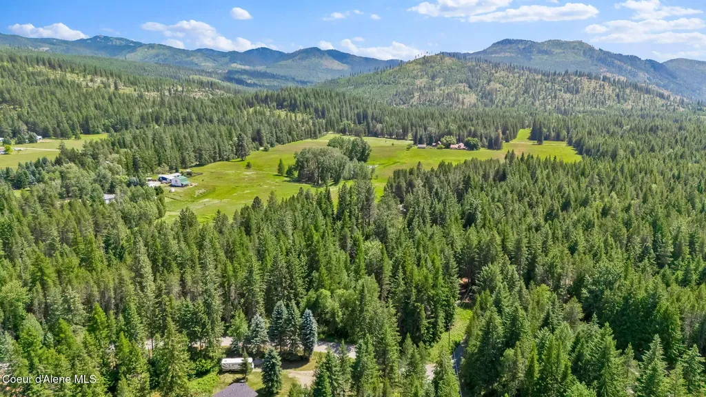 480 Mountain Meadows Road Naples ID 83847