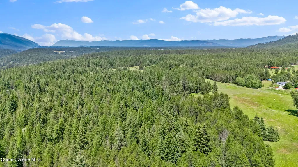 480 Mountain Meadows Road Naples ID 83847