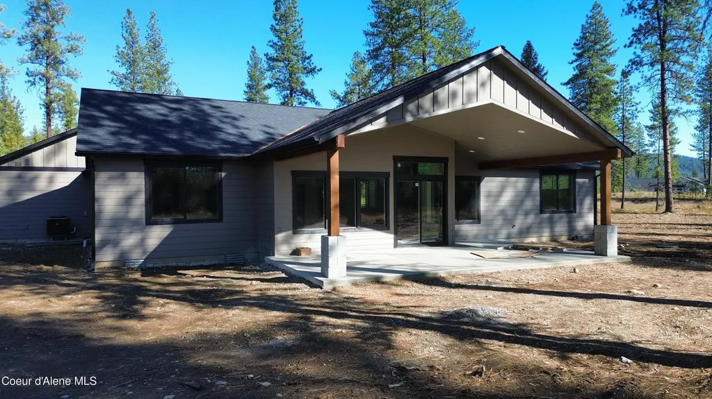 52 Wallace Lane Blanchard ID 83804