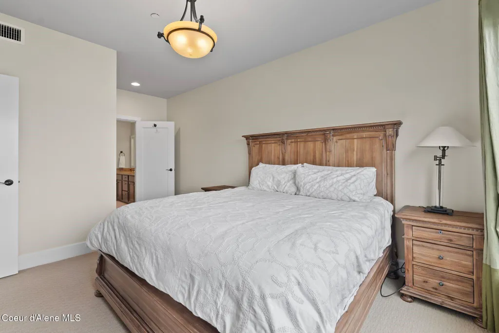 412 Sandpoint Avenue Sandpoint ID 83864