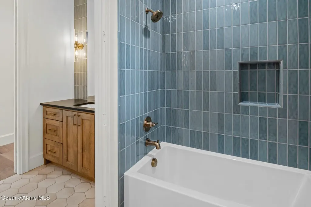 11618 N Foxhole Road Hayden ID 83835