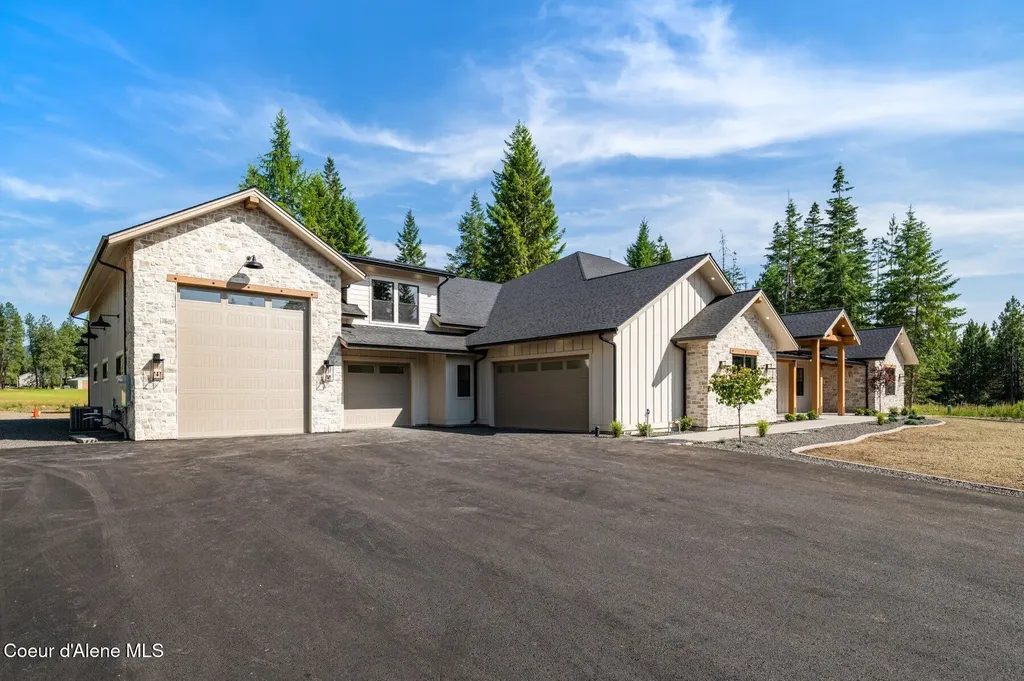 11618 N Foxhole Road Hayden ID 83835