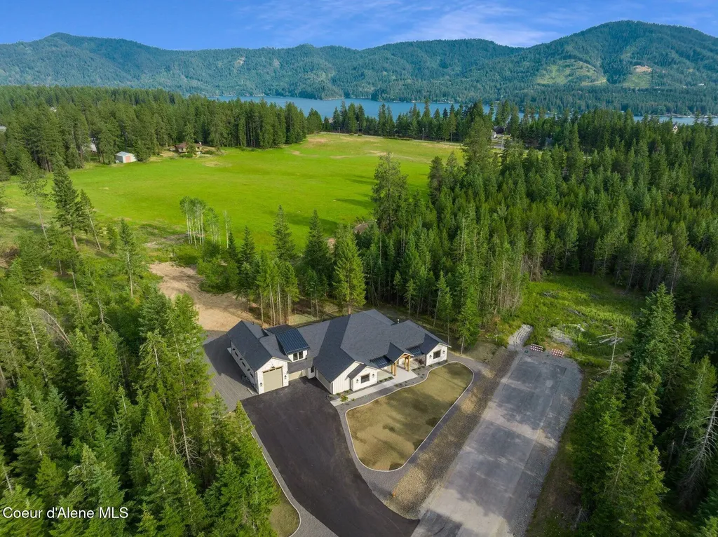 11618 N Foxhole Road Hayden ID 83835
