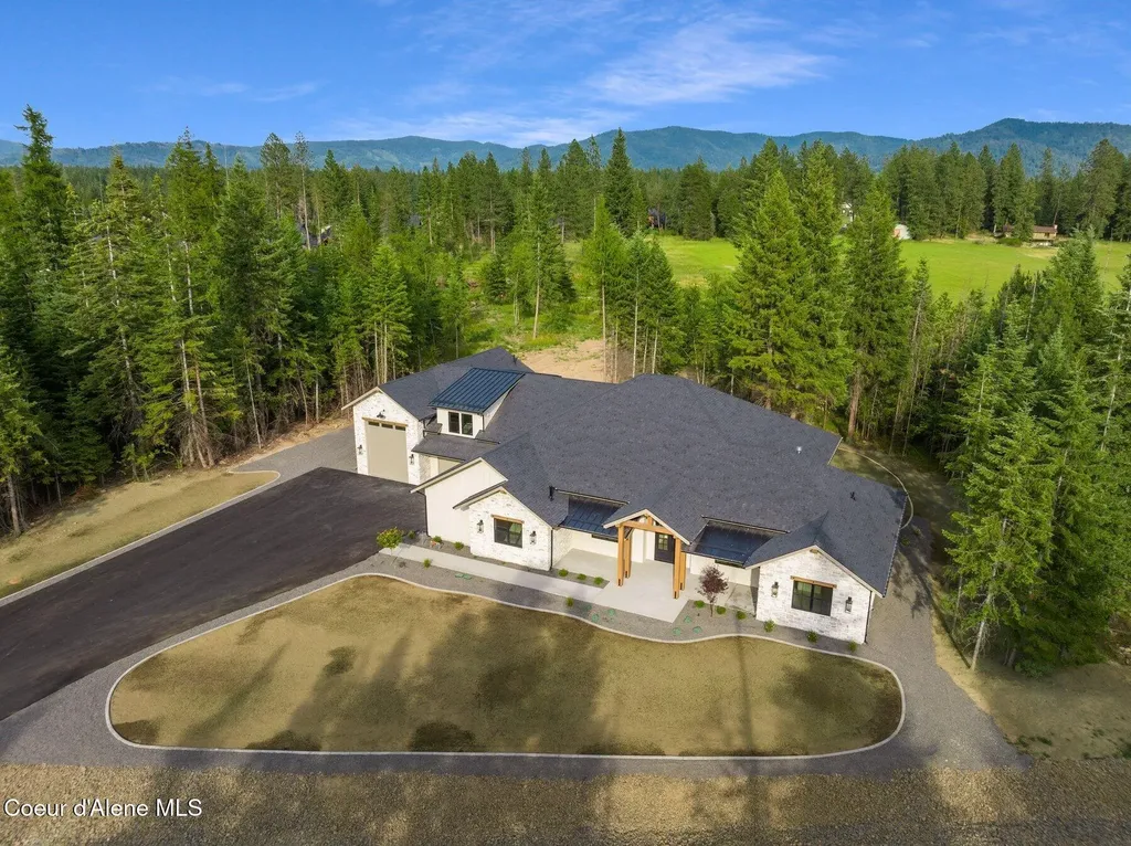 11618 N Foxhole Road Hayden ID 83835