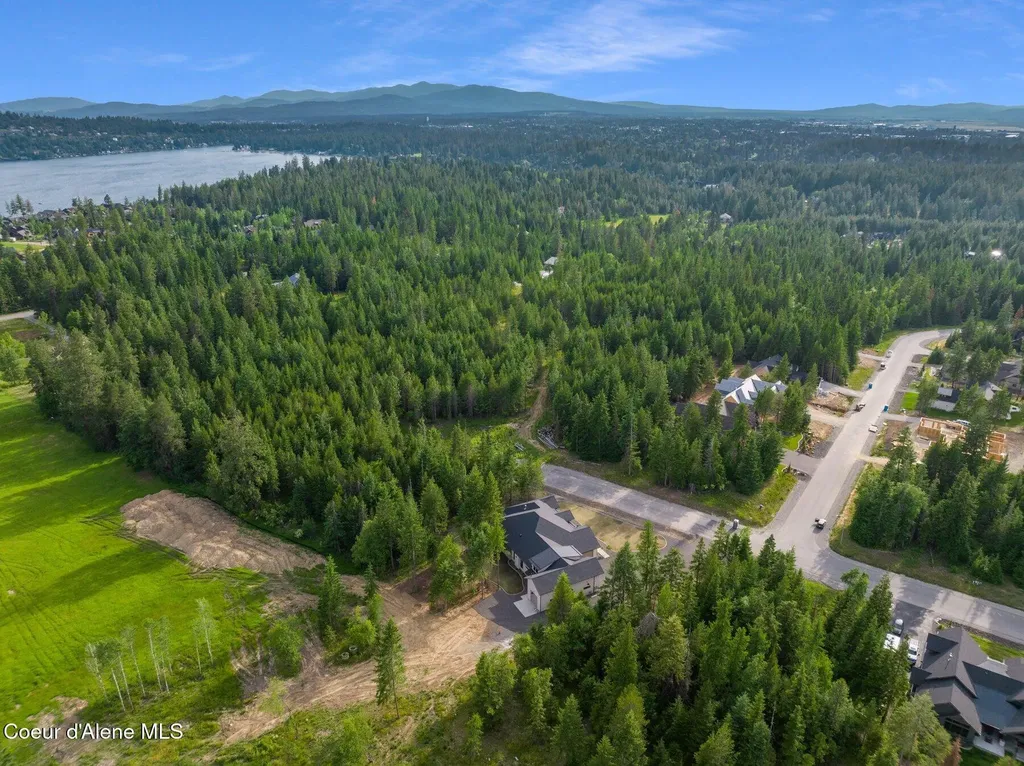11618 N Foxhole Road Hayden ID 83835