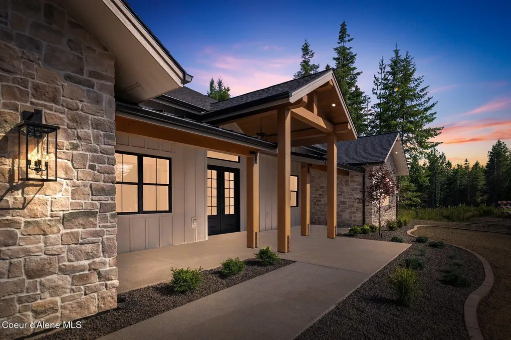 11618 N Foxhole Road Hayden ID 83835
