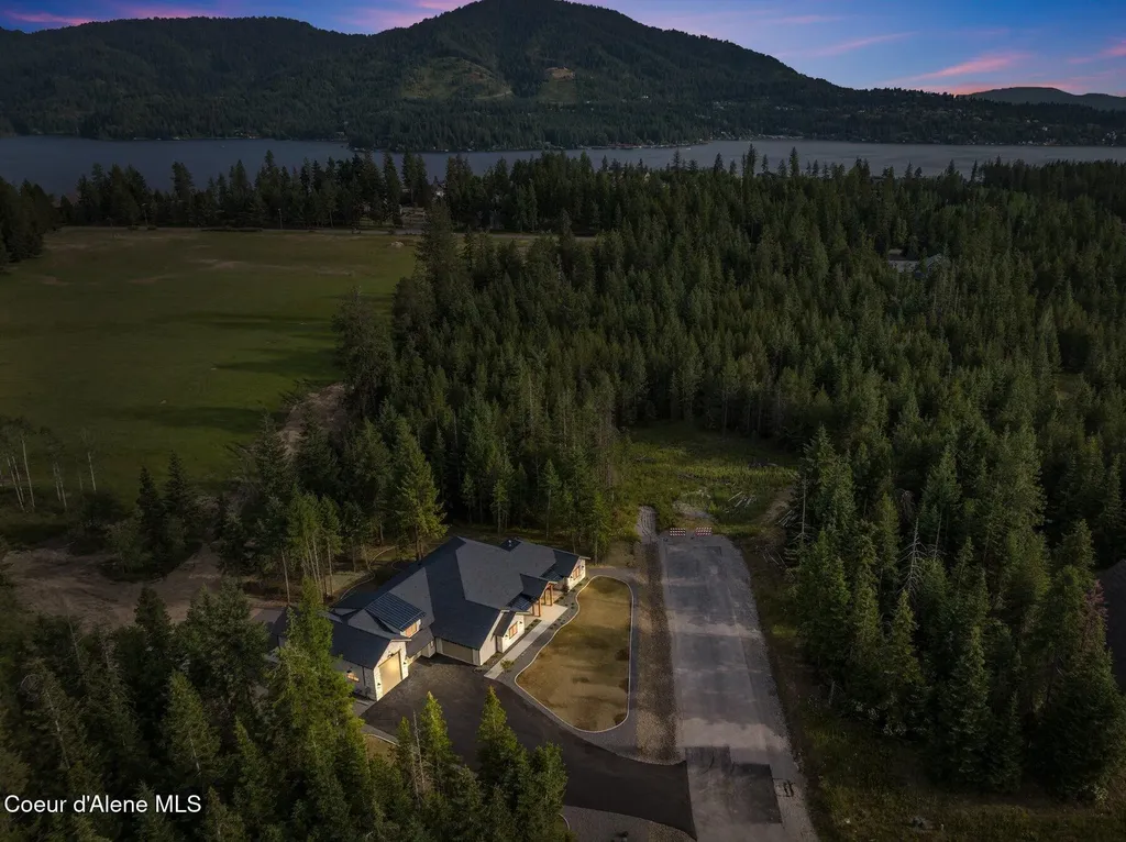 11618 N Foxhole Road Hayden ID 83835