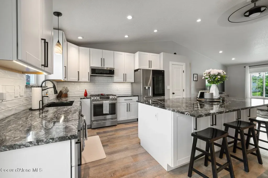 8446 N Boysenberry Loop Hayden ID 83835