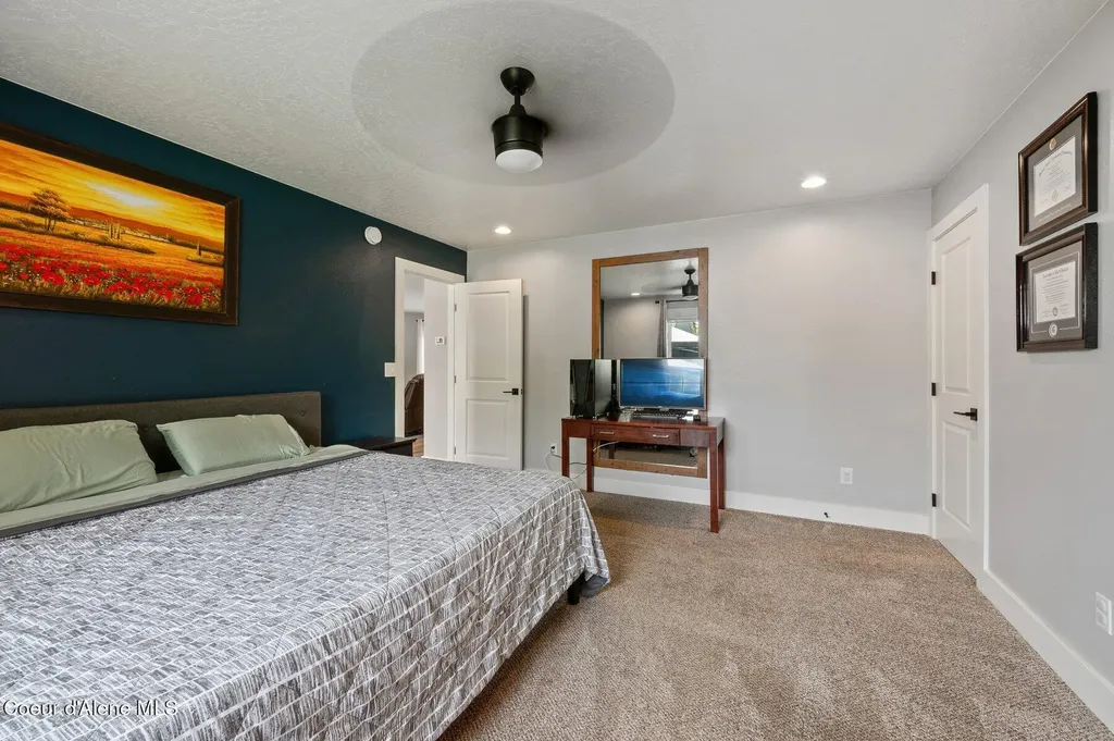 8446 N Boysenberry Loop Hayden ID 83835