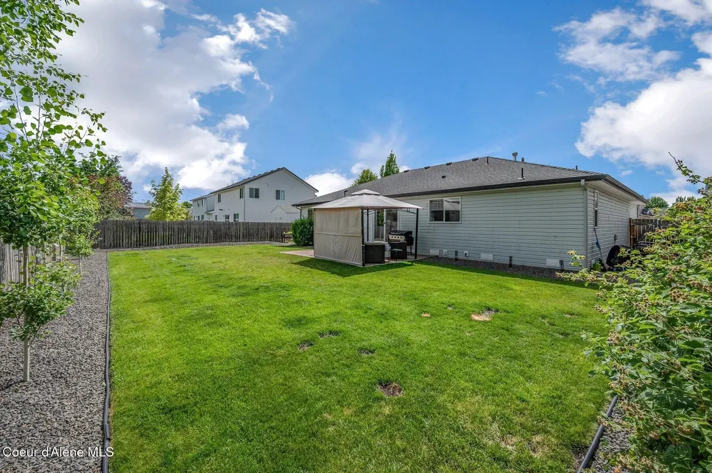 8446 N Boysenberry Loop Hayden ID 83835