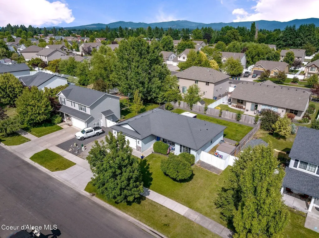 8446 N Boysenberry Loop Hayden ID 83835