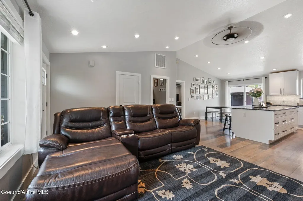 8446 N Boysenberry Loop Hayden ID 83835
