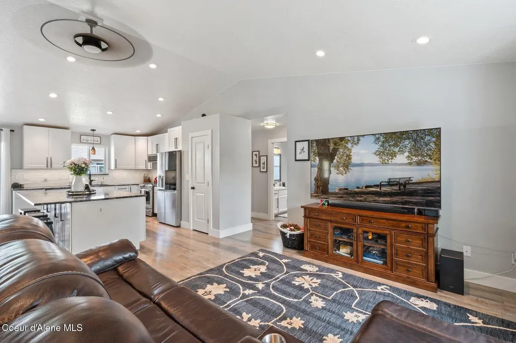 8446 N Boysenberry Loop Hayden ID 83835