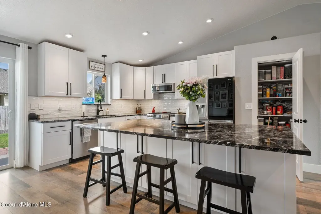 8446 N Boysenberry Loop Hayden ID 83835