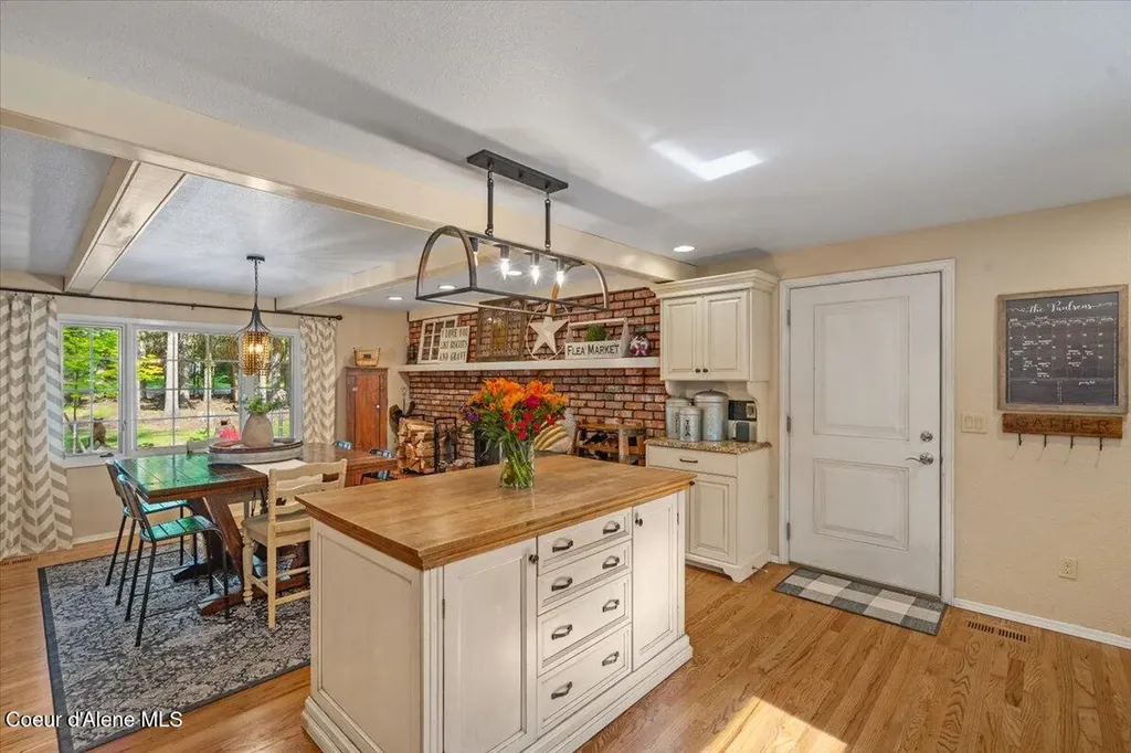 12321 N Sherwood Court Hayden ID 83835
