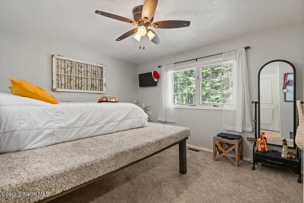 12321 N Sherwood Court Hayden ID 83835