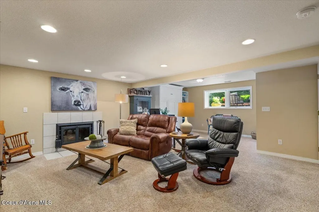 12321 N Sherwood Court Hayden ID 83835