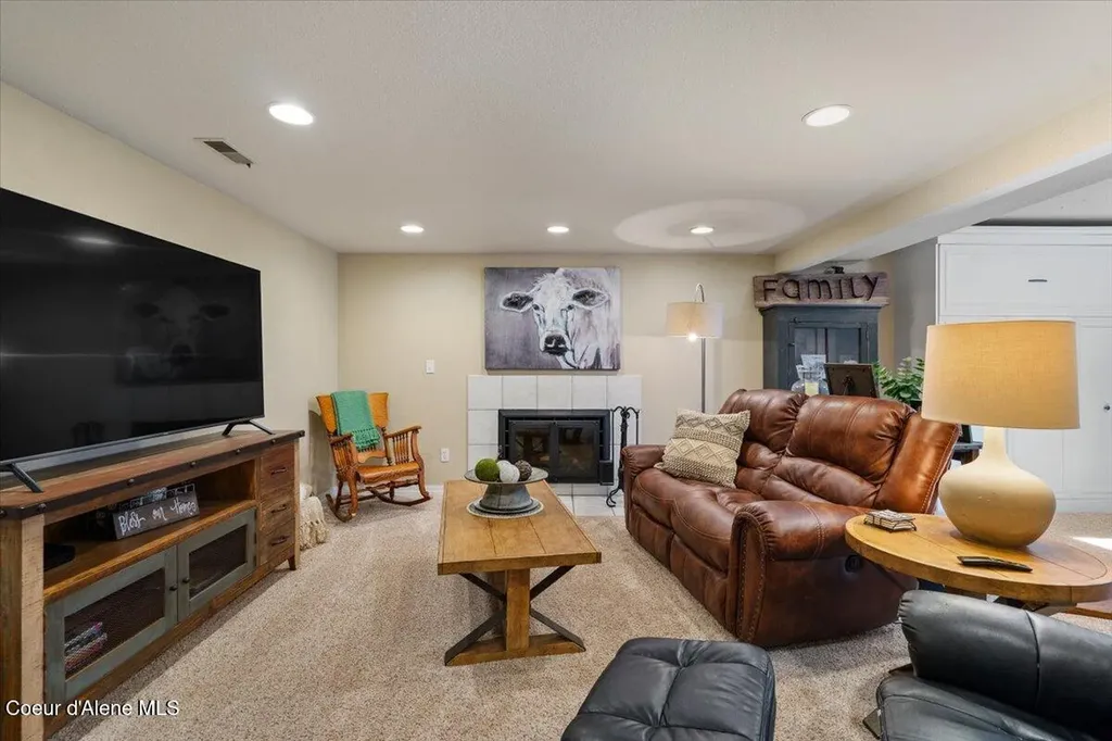 12321 N Sherwood Court Hayden ID 83835